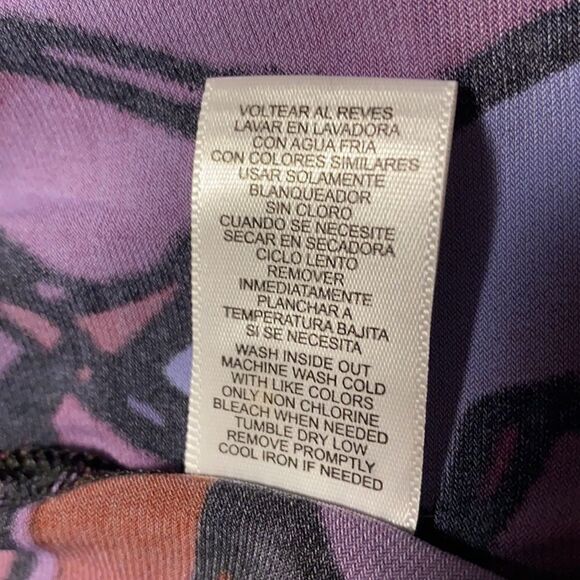 Daisy Fuentes heliotrope combo print v-neck top - Picture 8 of 9